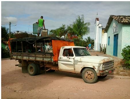 Transporte público do município para deslocamento dos produtos da CRFP para ser comercializados na cidade de Ipiaú